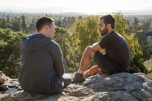 Still LOOKING: THE MOVIE von Andrew Haigh mit Jonathan Groff als Patrick Murray und Frankie J. Alvarez als Agustín Lanuez