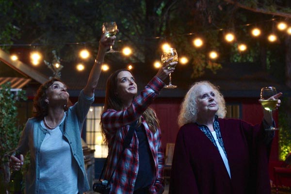 Film Poster SNAPSHOTS von Regisseurin Melanie Mayron, USA, 2018, mit Emily Baldoni, Brett Dier, Brooke Adams, Max Adler, Shannon Collis, Emily Goss, Cathy DeBuono und Piper Laurie