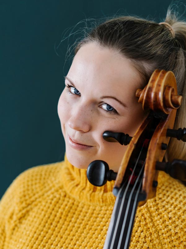 Maike Clemens © Mercan Sümbültepe Maike Clemens © Mercan Sümbültepe