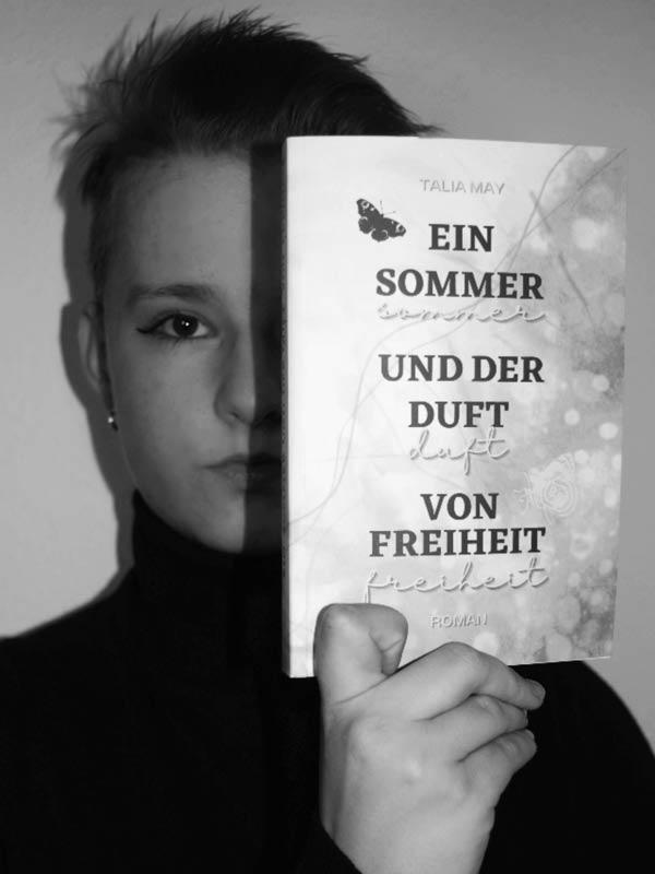 Foto der Autorin Talia May, die beim 2. Litfest homochrom in Köln lesen wird aus ihrem Roman Ein Sommer und der Duft von Freiheit, 2021, Selbstverlag