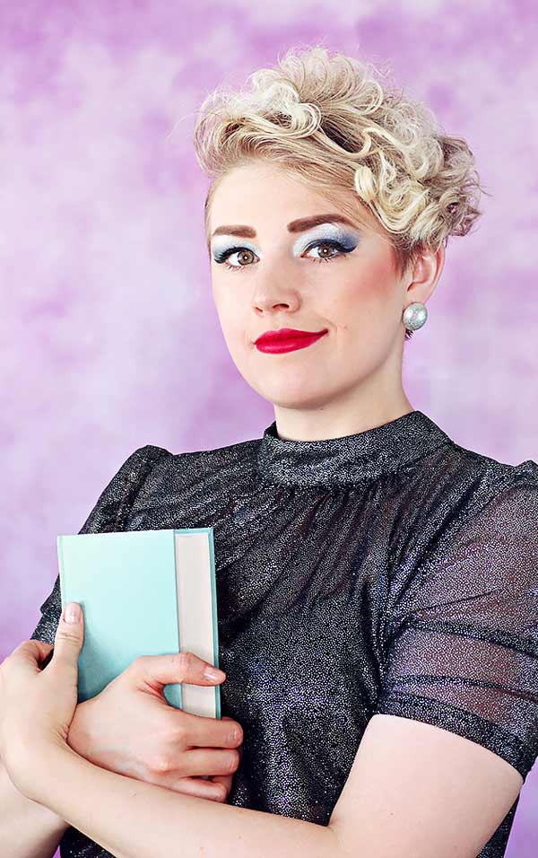 Foto Portrait von Lea Kaib, Autorin, Schriftstellerin, Love with Pride, Verlag, Fischer